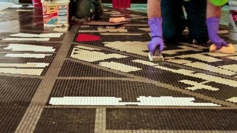 Lưu ý khi thi công hạn gạch mosaic lát sàn chế để nước chảy vào