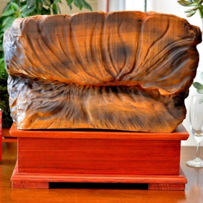 Thần tài ngồi xoài ung dung